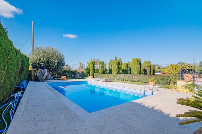 Foto 41d405e7-261a-4b45-be78-ae5e289a6a85. Xalet amb aparcament piscina a Gójar