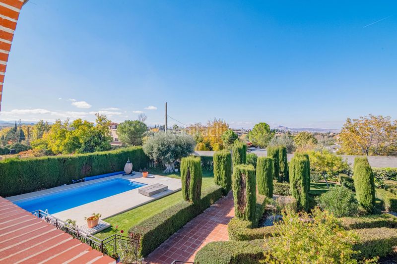 Foto 7d10d23e-dd0d-4c73-9360-67b8af5ca614. Xalet amb aparcament piscina a Gójar