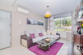 Appartement  De satajardas. Piso de 3 dormitorios con cochera en la zubia