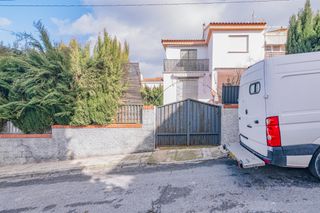 Casa aparellada  Calle boabdil. Has llegado a tu destino, tu destino está en la zubia