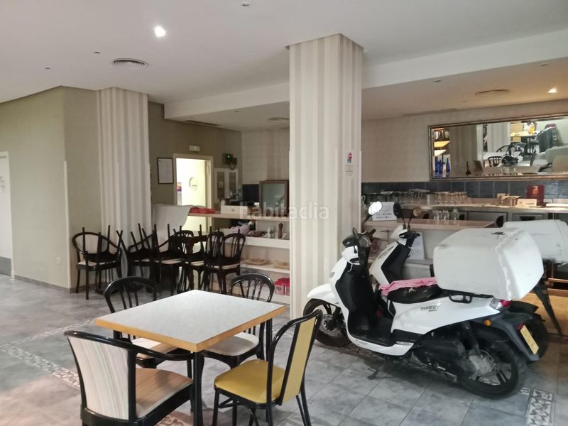 Foto 4742fa68-323a-4475-adc1-828316b402a7. Local comercial a Centro Salobreña