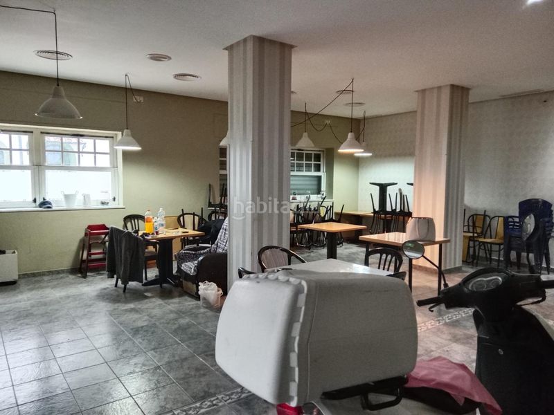 Foto aa9057cd-a40e-4672-b3ab-7bea5cd055e1. Local comercial a Centro Salobreña