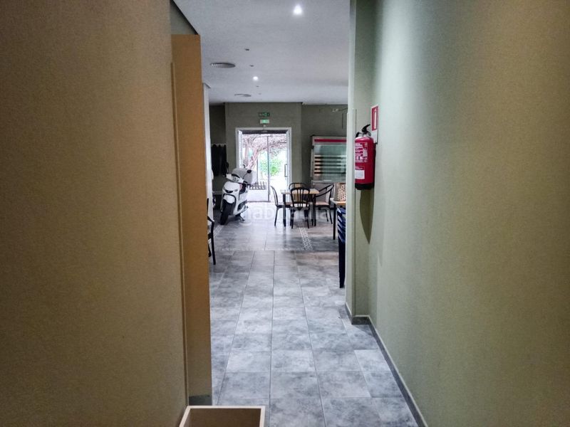 Foto c0053c97-6724-4b30-bfa5-c1891f58555d. Local comercial a Centro Salobreña