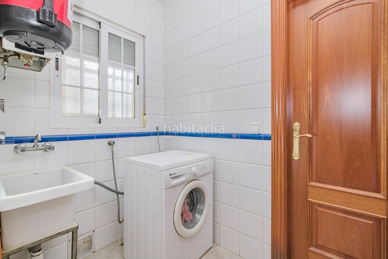 Foto a0e6ee5f-542b-43b3-b615-cdcd97fa3195. Xalet amb aparcament piscina a Maracena