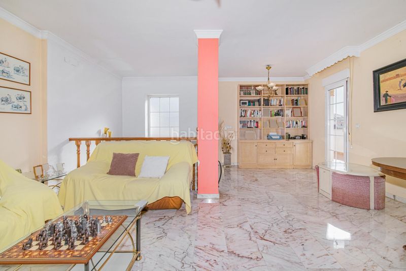 Foto eb72a496-9238-4207-b3eb-08a7a9406a0d. Xalet amb aparcament piscina a Maracena