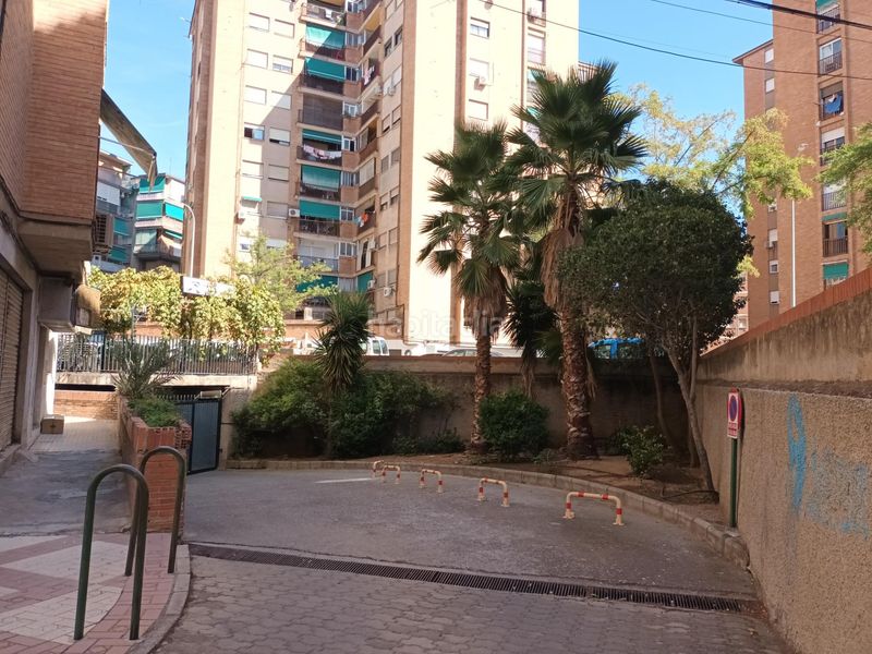 Foto 43ebac76-39e6-48c3-8bcd-6f23471d0440. Car parking in calle albuñol 3 in Barrio de Zaidín Granada