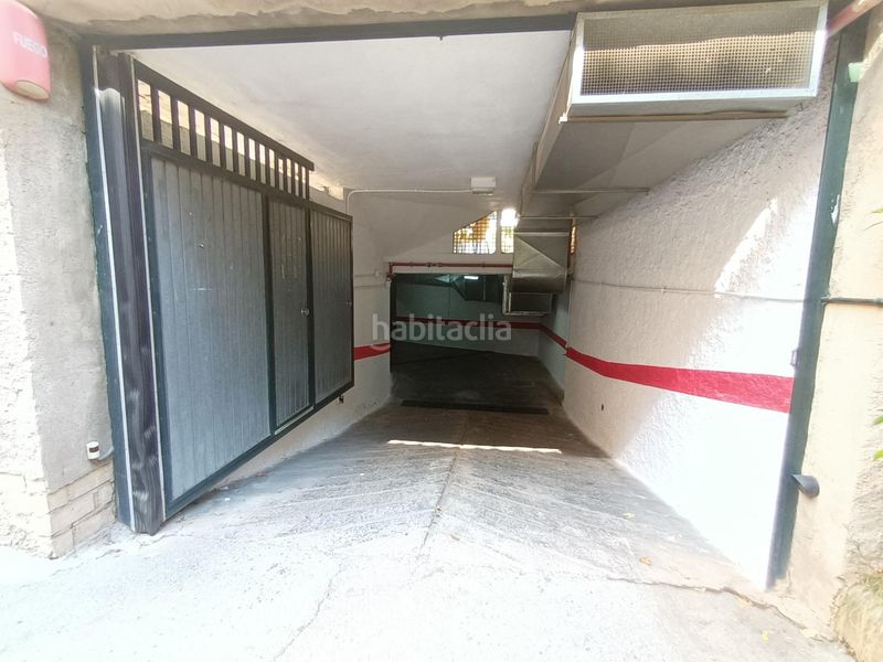 Foto 57f88365-974a-4020-8fab-9c8a66a0d901. Car parking in calle albuñol 3 in Barrio de Zaidín Granada