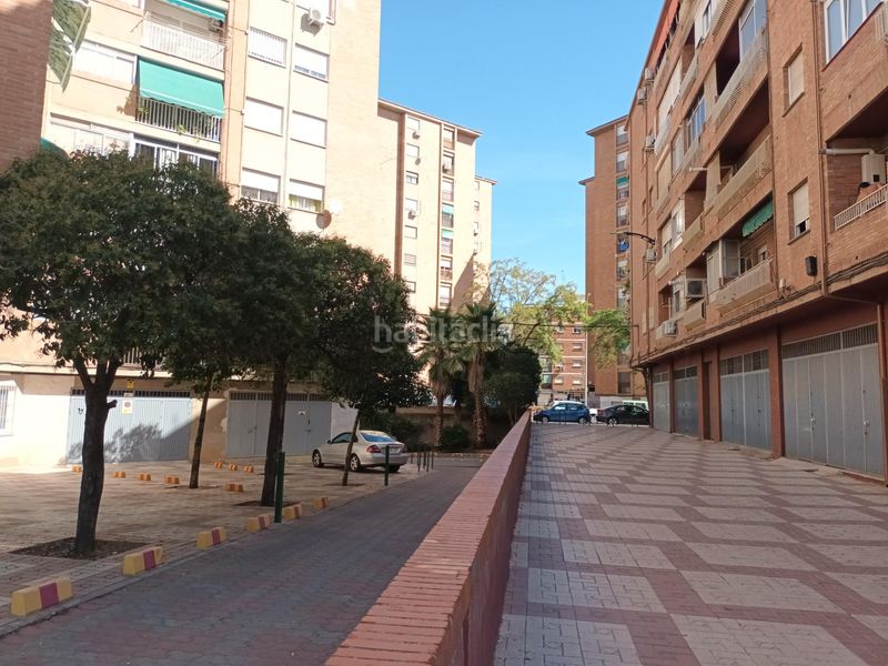 Foto 7f19f5f3-4ecf-45fa-b527-caa1f4ec23c3. Car parking in calle albuñol 3 in Barrio de Zaidín Granada