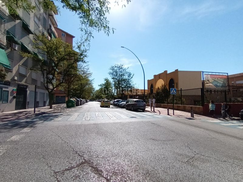 Foto c6e31f1d-66b9-4a57-984f-3d0da71f6904. Car parking in calle albuñol 3 in Barrio de Zaidín Granada