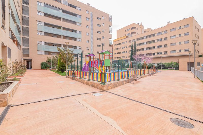 Foto 7bf28165-5e9f-4ee3-b641-1bc22f252a08. Pis amb calefacció piscina a Campus de la Salud Granada