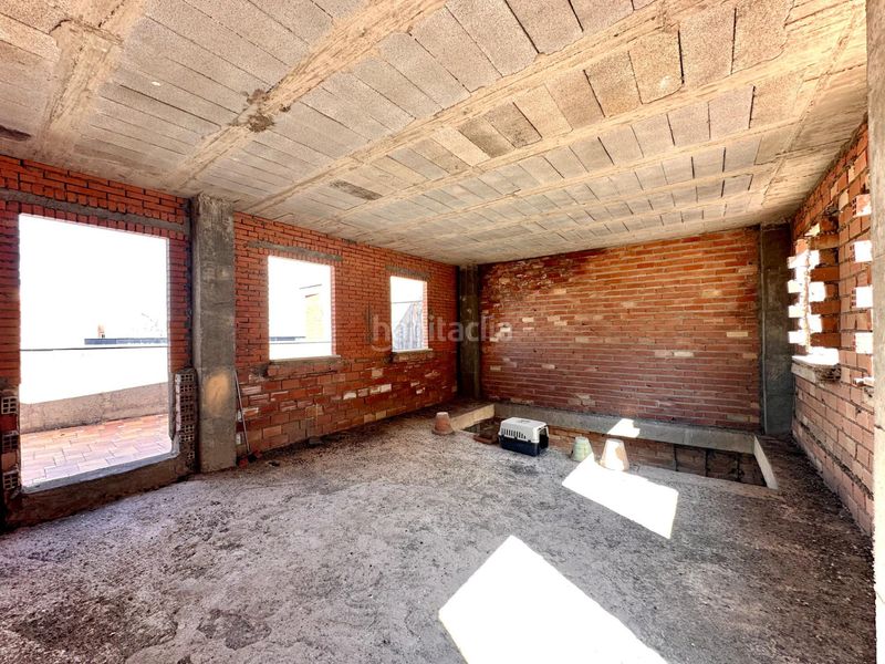 Foto dbe3e112-0b9d-4c53-a9af-ca0f27db4e5a. Casa amb aparcament a Maracena