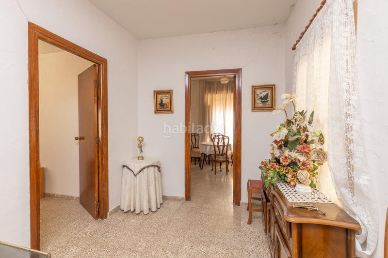 Foto b4d588a2-b4b8-4bf7-b988-80a72971e6bc. Masia amb aparcament a Polideportivo Alhendín