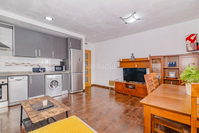 Foto 1b6afb6d-4969-4499-9d54-abc39aced268. Pis amb aparcament piscina a Albolote