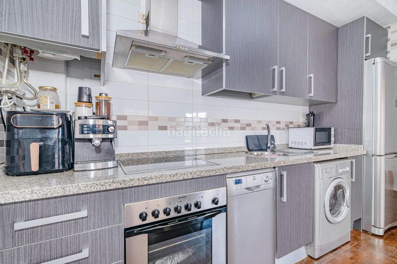 Foto 2325ba34-8767-40ae-a316-ca41e5296579. Pis amb aparcament piscina a Albolote