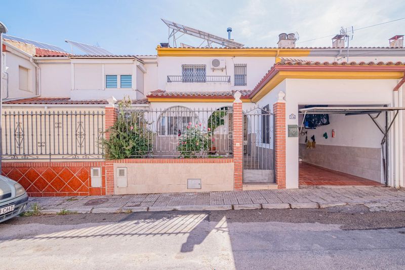 Foto 8df0f77d-e13a-46ae-9a4b-388a618865b9. Casa amb aparcament piscina a Cijuela