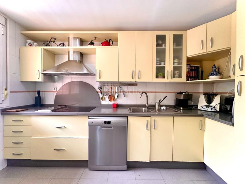 Foto 377b1c0b-7c9c-4e1d-9422-5b32e88fee98. Casa adossada amb calefacció aparcament a San Miguel Armilla