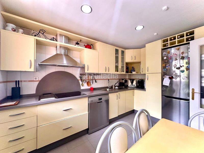 Foto 58c63ffa-e49c-4818-b2bc-bc48c48e4c99. Casa adossada amb calefacció aparcament a San Miguel Armilla