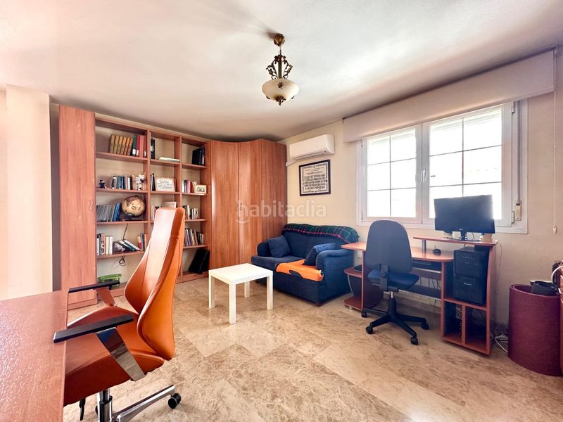 Foto f11ad63e-2c57-4fb4-a87a-1dc794a283c9. Casa adossada amb calefacció aparcament a San Miguel Armilla