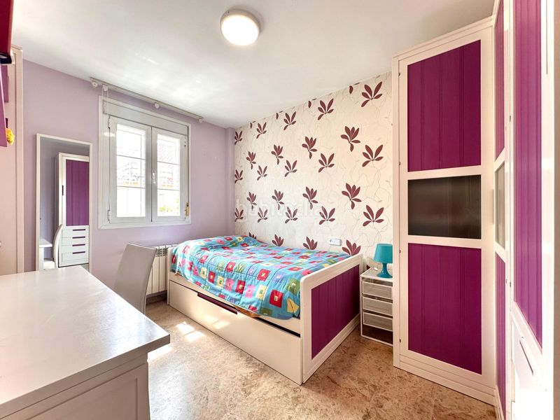 Foto b9e0d3e2-6439-4d61-bd7c-91592e2a915d. Casa adossada amb calefacció aparcament a San Miguel Armilla