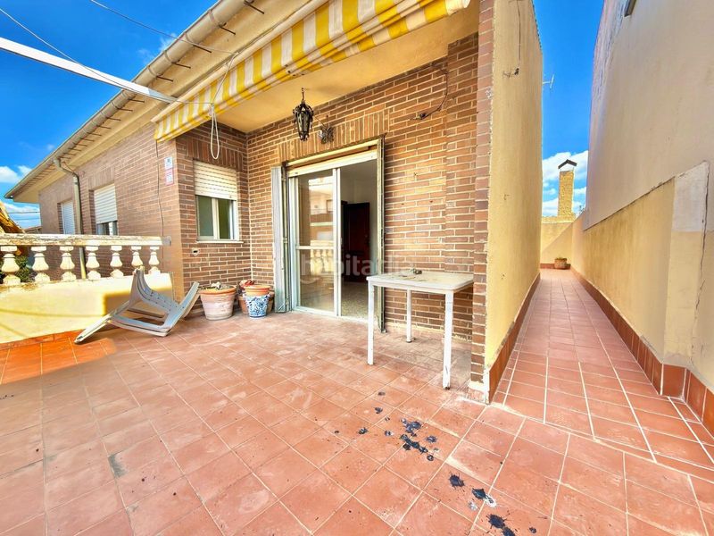 Foto a894dfcf-d2d9-4189-83fb-44d092594c16. Casa amb aparcament a San Miguel Armilla