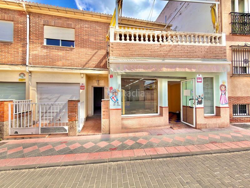 Foto f605307f-cbba-4f61-82f3-ad545760f9ee. Casa amb aparcament a San Miguel Armilla