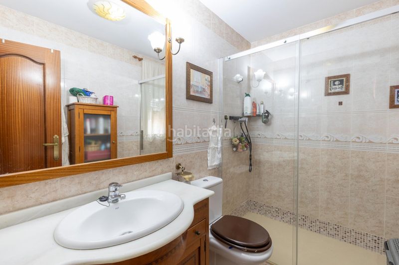 Foto 60f86edf-b092-47a4-b304-693f6cb308b0. Casa aparellada amb calefacció aparcament piscina a Gójar