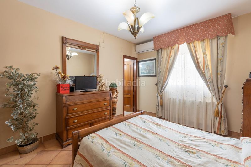 Foto e2a94989-b777-4122-b431-fc2e5db7af42. Casa aparellada amb calefacció aparcament piscina a Gójar