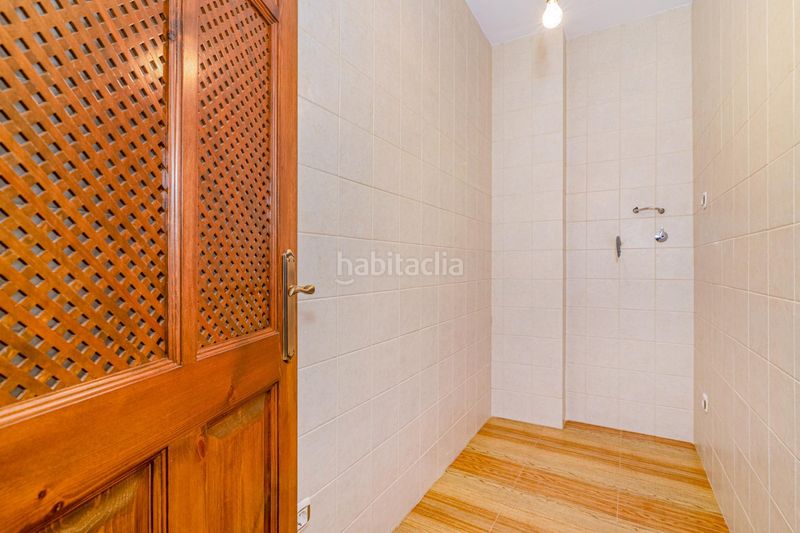 Foto aa3bbc84-b6c1-45bc-8470-020064a02083. Edifici a calle almenillas a Íllora
