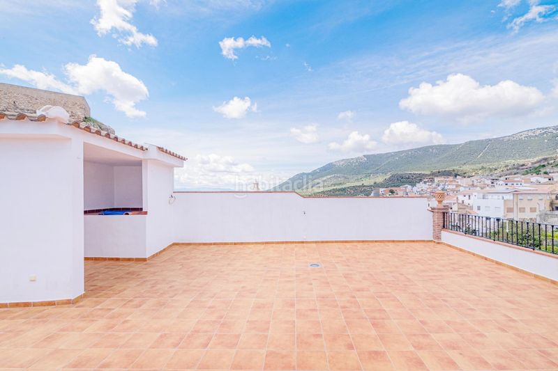 Foto d90bd218-5479-4161-863d-e89ae308cd1f. Edifici a calle almenillas a Íllora