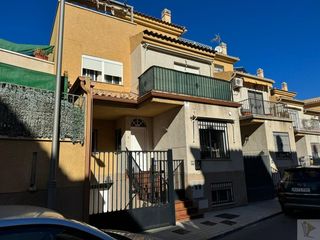 Reihenhaus in Calle juan sebastián bach 8