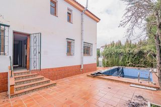Casa  Calle boabdil. Has llegado a tu destino, tu destino está en la zubia