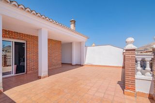 Casa  Calle puerto rico. Ático duplex con negocio en pleno rendimiento