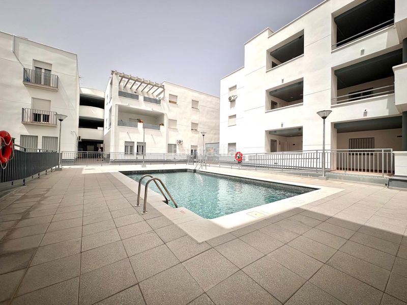 Foto 47991f9b-39bf-456d-97b5-26c9c394a47c. Pis amb aparcament piscina a Residencial Triana - Barrio Alto Gabias (Las)