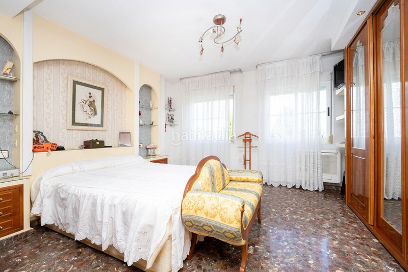 Foto f36f6268-dfba-4eea-b0fb-ae69bf659961. Casa adossada amb aparcament a Maracena
