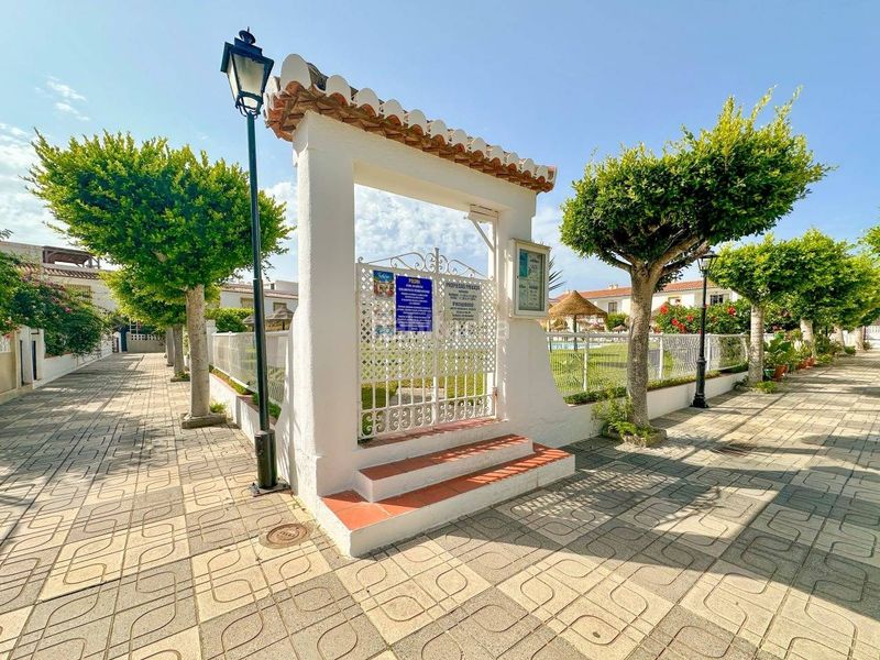 Foto bb01e630-653d-421d-a53c-d1db81b6c3f7. Casa amb aparcament piscina a Salobreña costa Salobreña