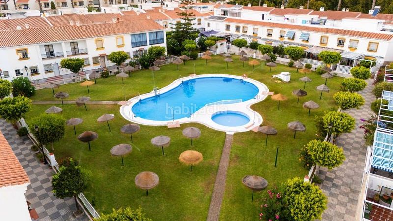 Foto f6d91ec8-f6ea-457a-8756-c5e0291cf3a7. Casa amb aparcament piscina a Salobreña costa Salobreña