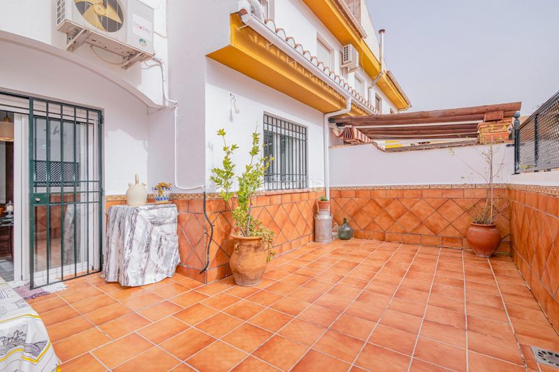 Foto f9a081ac-71b5-4ad8-b951-ab33cfc76148. Casa adossada amb aparcament a Barrio de la Vega Monachil