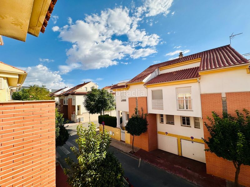 Foto efb8b048-f3a1-47c8-8752-ee3fef83d704. Casa adossada amb calefacció aparcament a San Miguel Armilla