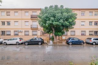 Etagenwohnung  Calle calle alhambra. Piso de 2 dormitorios con garaje y trastero incluidos en cijuela