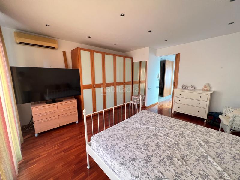 Foto 65aa0aba-b50c-4821-9ef0-e8f04c21698c. Casa a schiera con riscaldamento parcheggio in Gràcia Sabadell