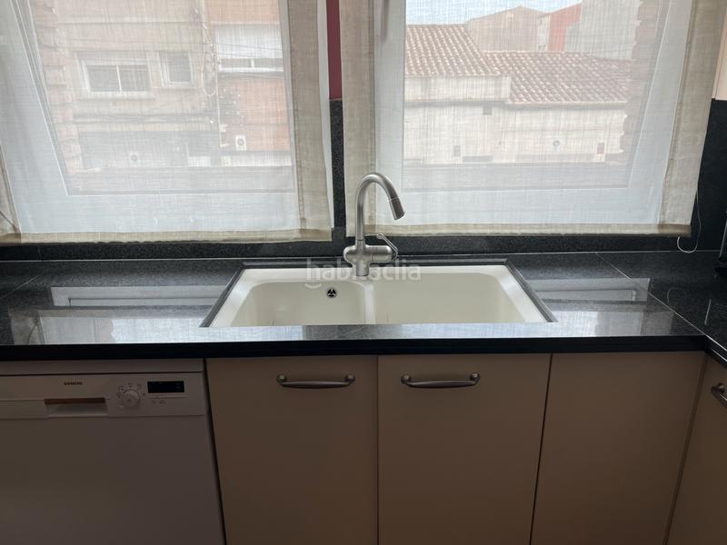 Foto bebaad5e-b00e-4d4a-a348-e5b974db7bb1. Casa adossada amb calefacció aparcament a Gràcia Sabadell