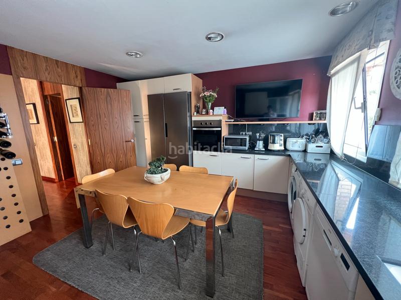 Foto cb4085f2-b891-4e39-9916-568f93202446. Casa adossada amb calefacció aparcament a Gràcia Sabadell