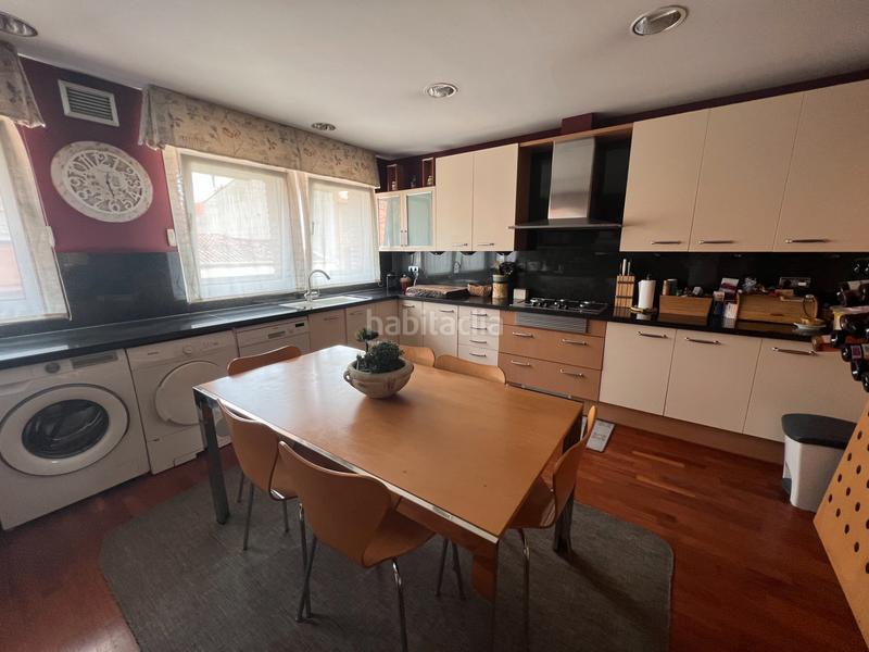 Foto 4bb69c74-0aab-4c64-a0e3-cc6e201c21ba. Maison jumelée avec chauffage parking dans Gràcia Sabadell