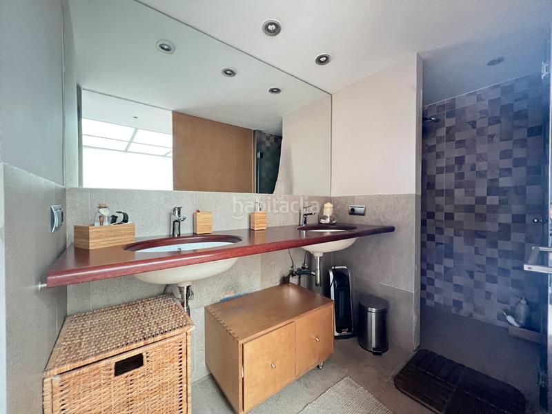 Foto 497b4333-62e1-42ba-b8e6-aef7898f3fa9. Semi detached house with heating parking in Gràcia Sabadell