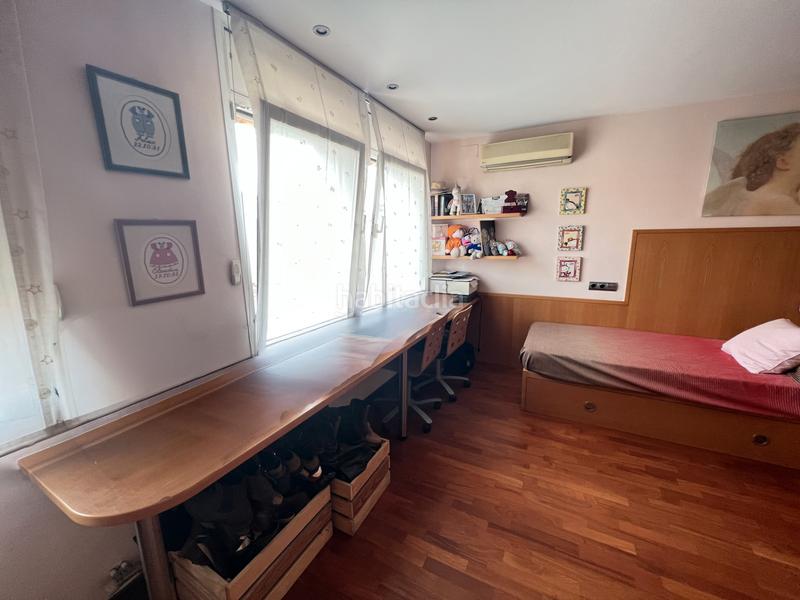 Foto 6c8dcf9c-1de7-421e-917e-a80f2c843405. Semi detached house with heating parking in Gràcia Sabadell