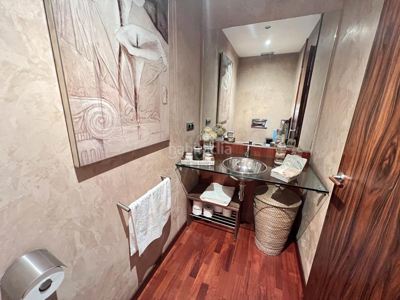 Foto d2d538bf-b85d-402b-96ac-c94fd169a642. Semi detached house with heating parking in Gràcia Sabadell