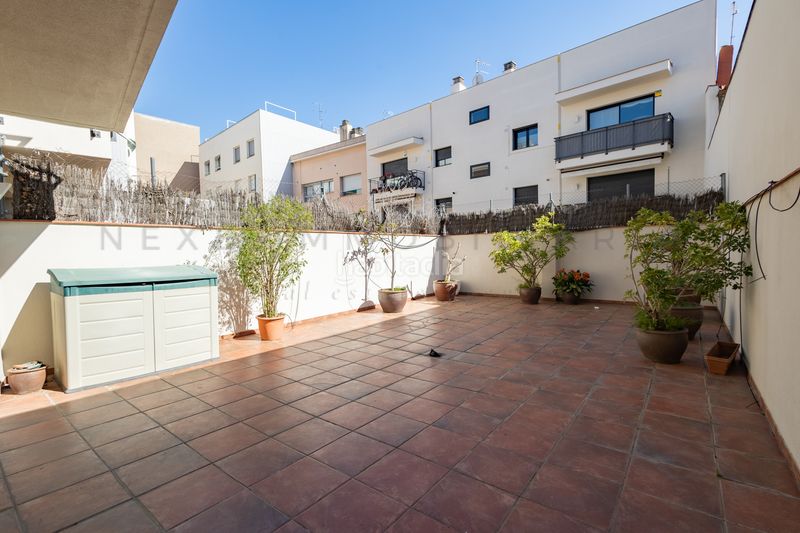Foto 3a773ffe-ab8d-4b2c-aead-387954a3ffd0. Casa adossada amb xemeneia calefacció aparcament a Sabadell