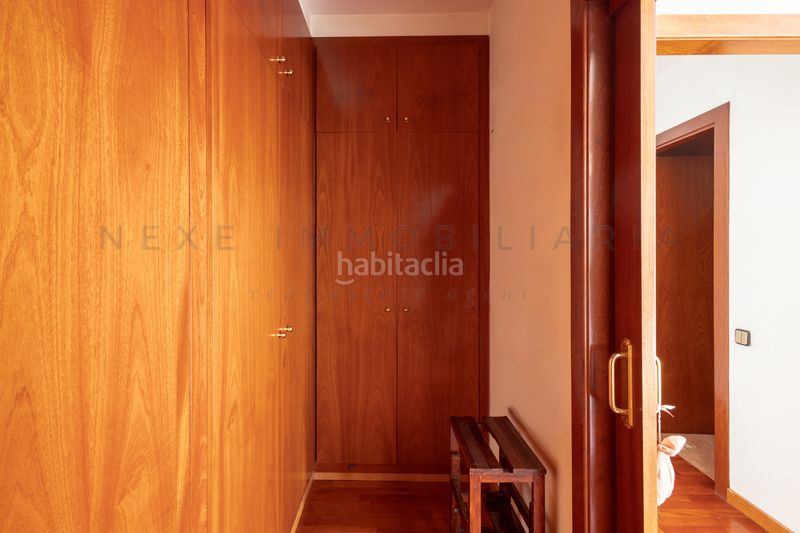 Foto 5c8272f7-9470-44d3-a47c-3f93be4c176d. Casa adossada amb xemeneia calefacció aparcament a Sabadell