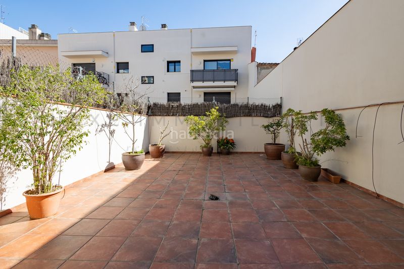 Foto 685a9284-d20e-4985-8cf7-4fbb1dd9c134. Casa adossada amb xemeneia calefacció aparcament a Sabadell