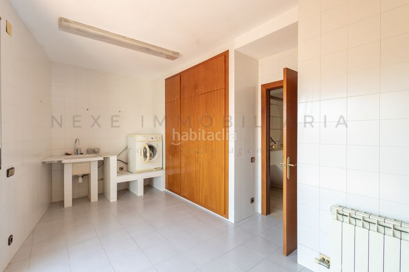 Foto 71c26dcf-1c09-4821-b029-970bc8ef3968. Casa adossada amb xemeneia calefacció aparcament a Sabadell